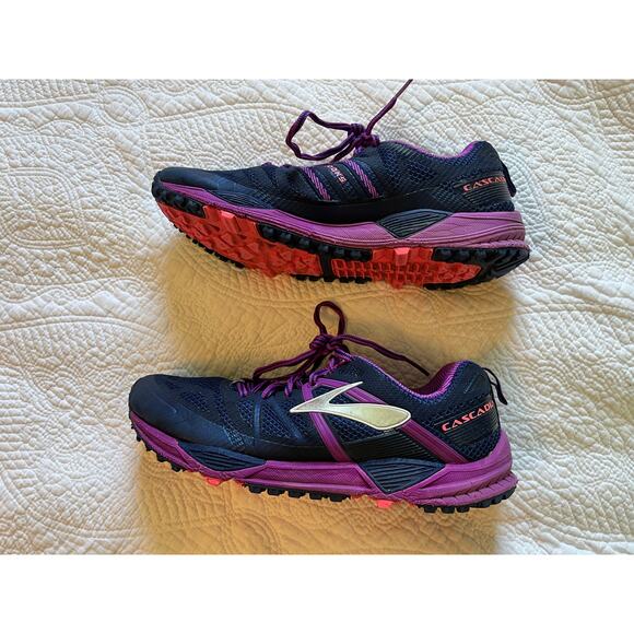 Brooks Cascadia women’s trail running shoes sneakers US 10 $140 UK 8 pink purple - Picture 1 of 10